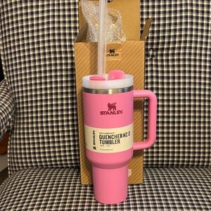 Stanley Pink Quencher H2.0 Tumbler with Handle